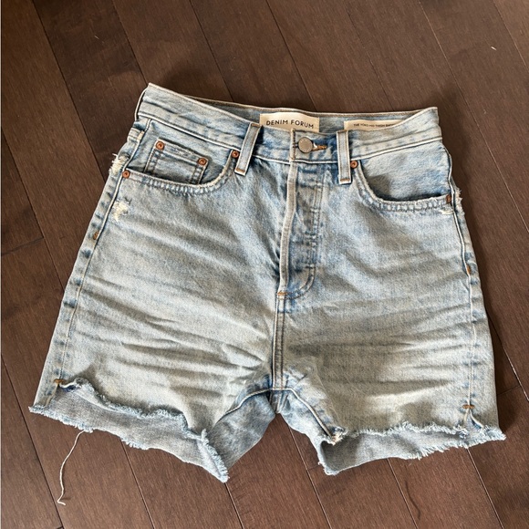 Aritzia Denim Forum The Yoko Mid-Thigh Denim Short Size 24 - Picture 6 of 7